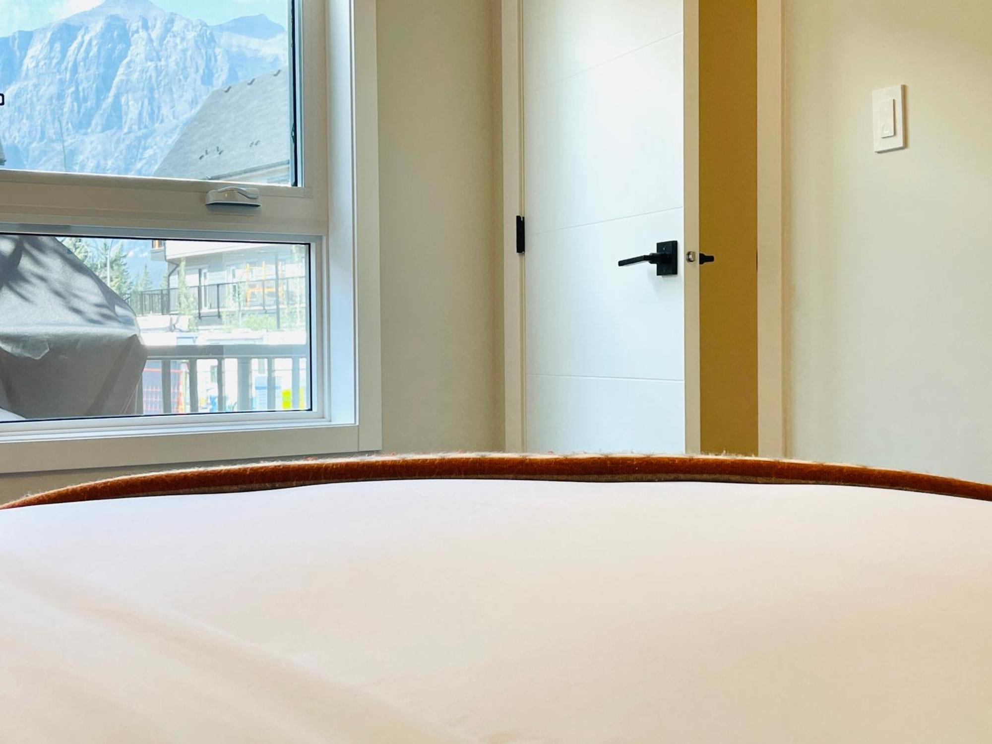 Joe'S Contemporary 2 King Bedrooms Vacation Home In Canmore Exteriér fotografie